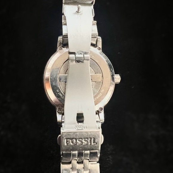 Vintage Fossil women’s twist dial watch, crystals, stainless H2O resistant. - Picture 4 of 6